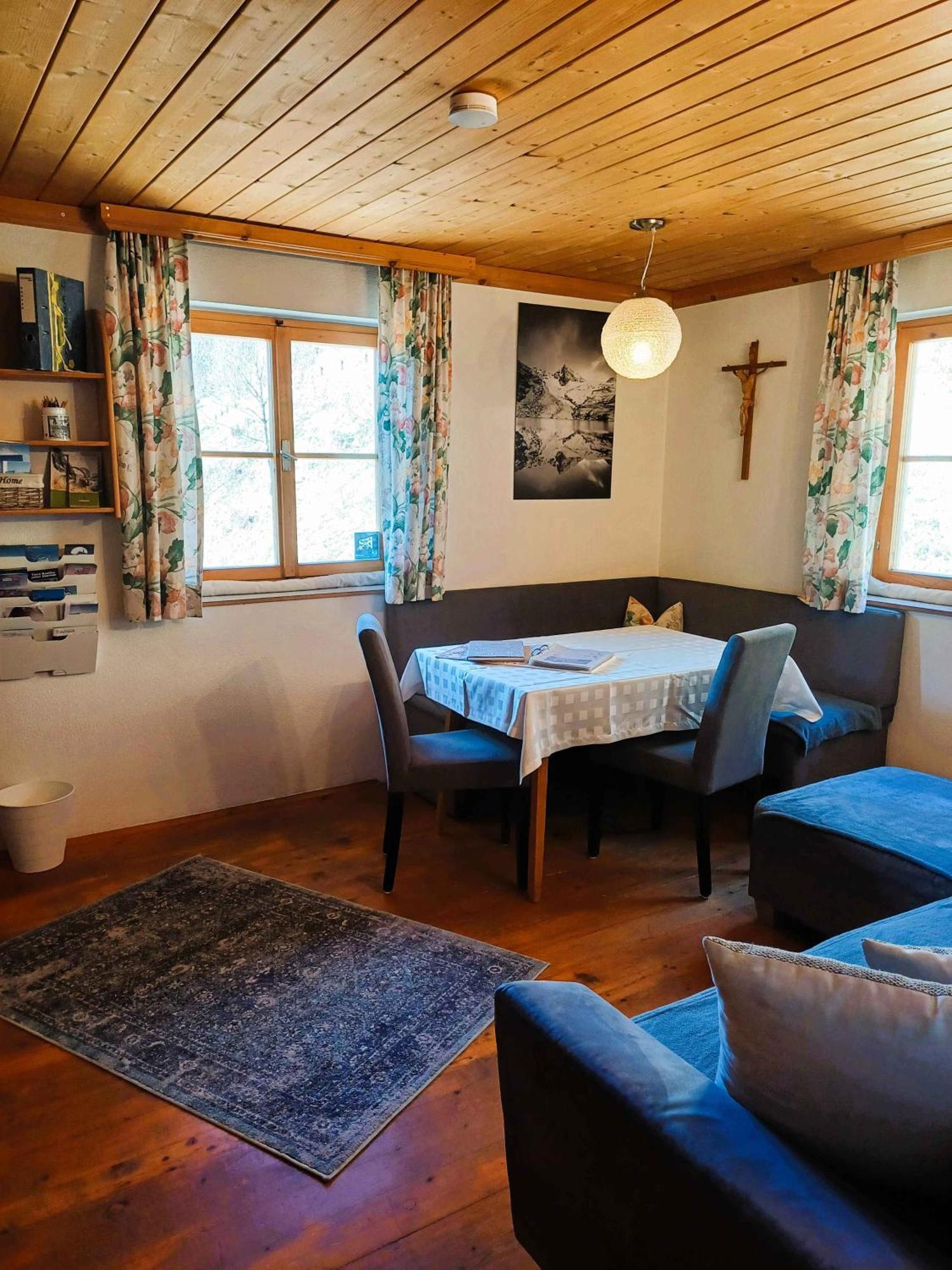 Haus Kathrein Fliess Exterior foto
